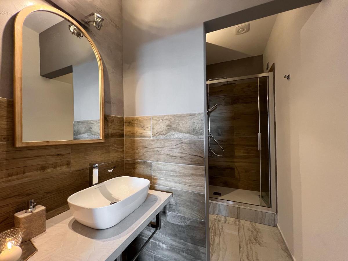 Holy-Day Rooms Milano Exterior photo