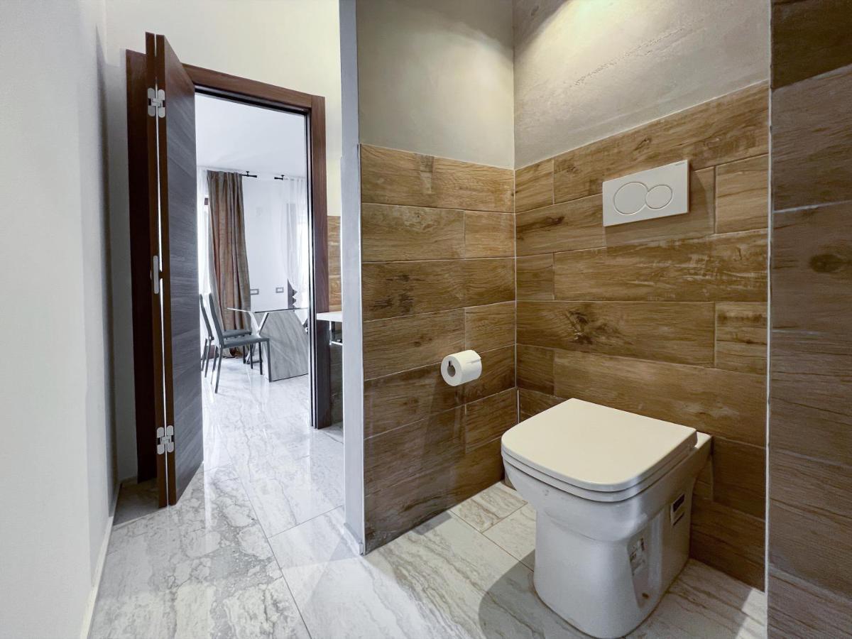 Holy-Day Rooms Milano Exterior photo