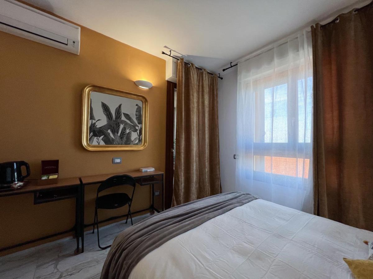 Holy-Day Rooms Milano Exterior photo